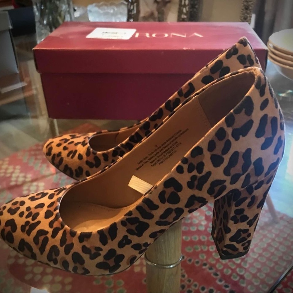 Ladies Merona Shoes (Heels) - Animal Print - Sz 9